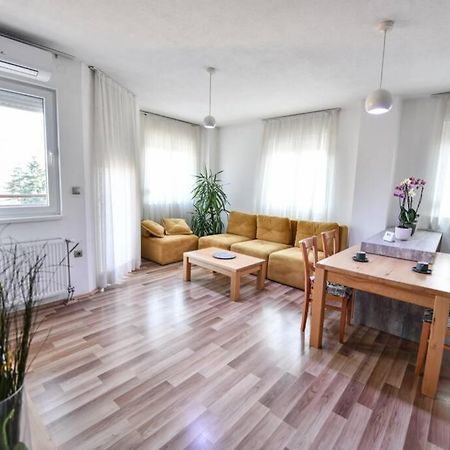 Exclusive 7- New Modern Cozy Apartment Kočani Esterno foto